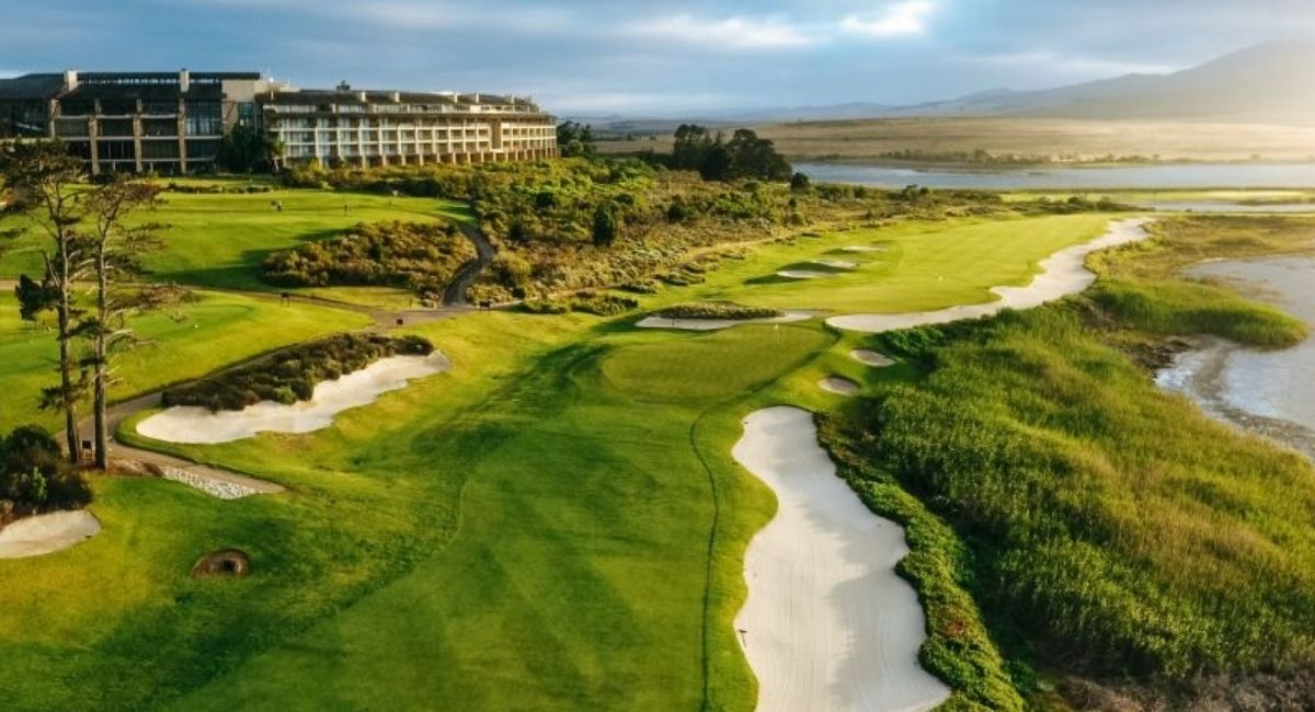 Coastal golf course and hotel on the Cape lagoon